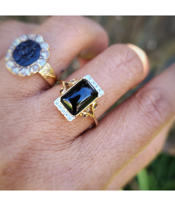 Onyx and Diamond Ring in 9K Yellow Gold Onyx and Diamond Ring in 9K Yellow Gold