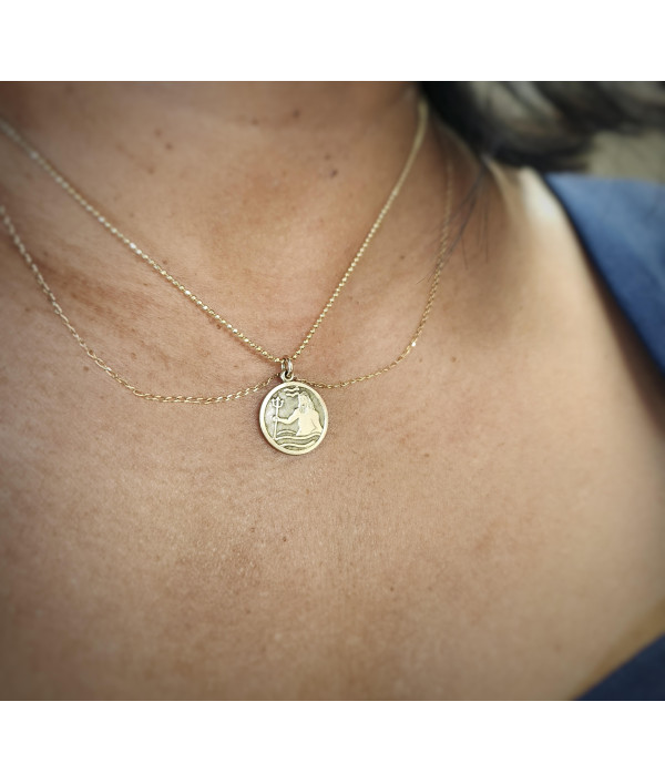 8K Gold Aquarius Zodiac Pendant – 16mm