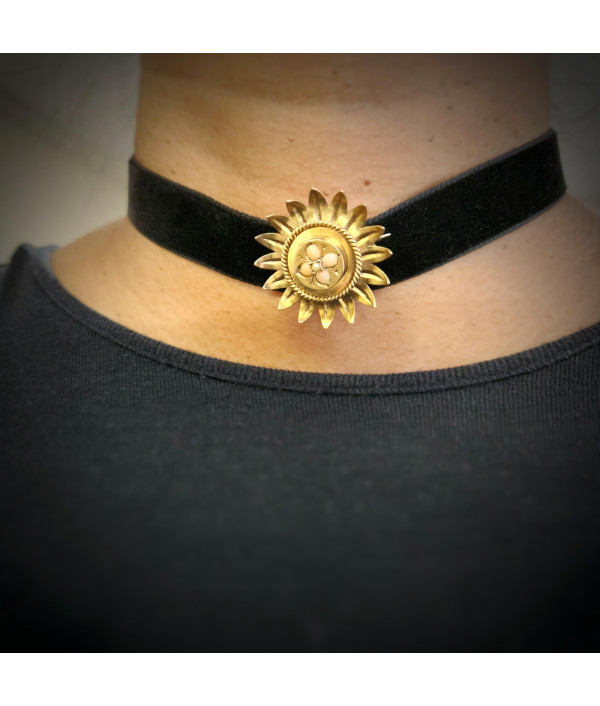 Edwardian Coral and Pearl Flower Brooch in 18K Gold Edwardian Coral and Pearl Flower Brooch in 18K Gold