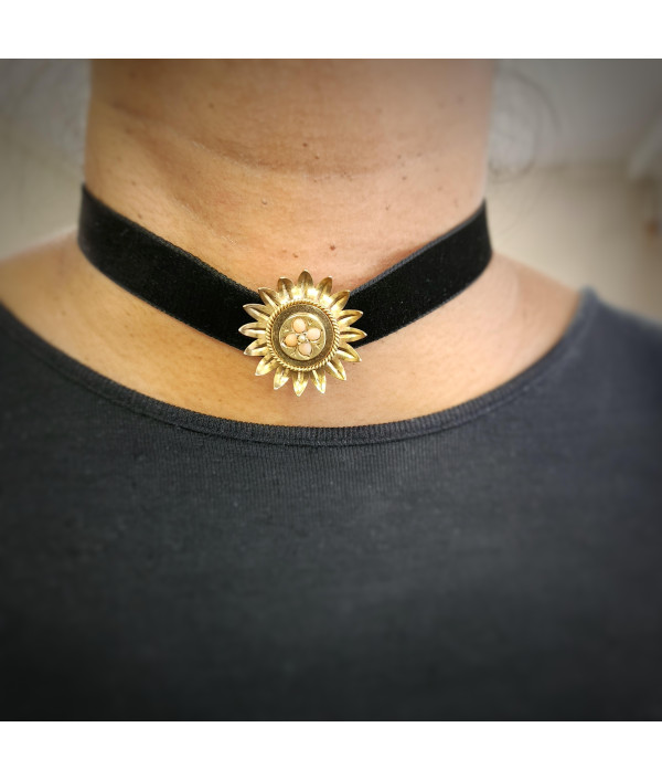 Edwardian Coral and Pearl Flower Brooch in 18K Gold Edwardian Coral and Pearl Flower Brooch in 18K Gold