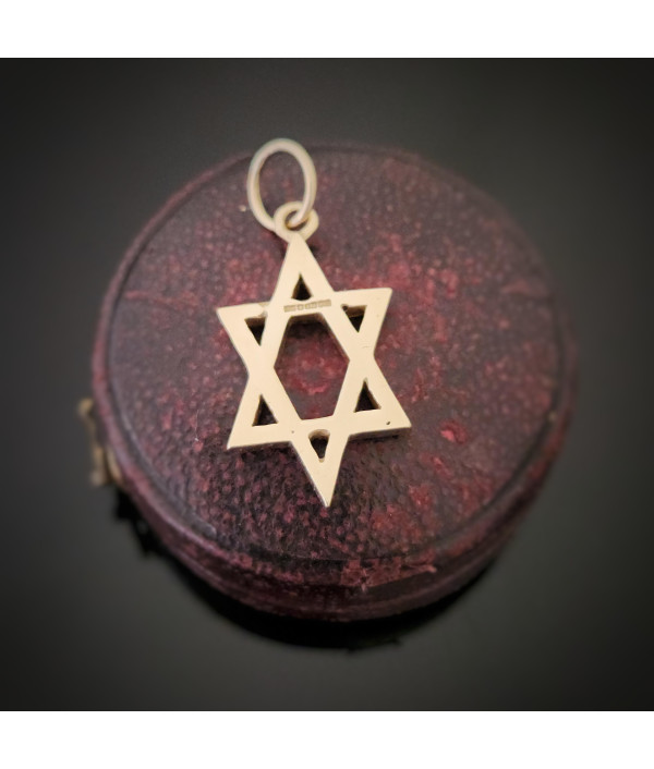 9ct Gold Star of David Pendant – London Hallmarked 1994 9ct Gold Star of David Pendant – London Hallmarked 1994