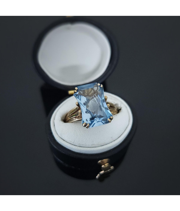 1980s 9ct Yellow Gold Blue Topaz Ring �...