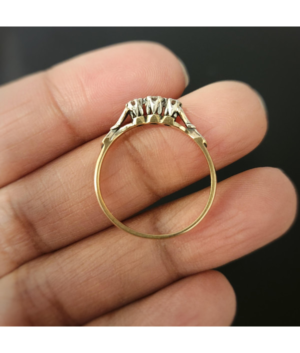 Classic Mid-Century Three-Stone Diamond Ring in Platinum and 18ct Gold Classic Mid-Century Three-Stone Diamond Ring in Platinum and 18ct Gold