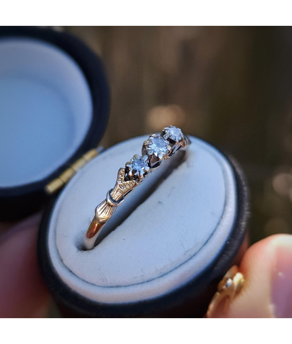 Classic Mid-Century Three-Stone Diamond Ring in Platinum and 18ct Gold Classic Mid-Century Three-Stone Diamond Ring in Platinum and 18ct Gold
