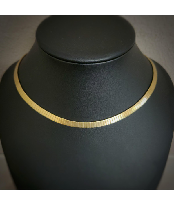 Elegant Italian 9ct Gold Omega Link Neck...