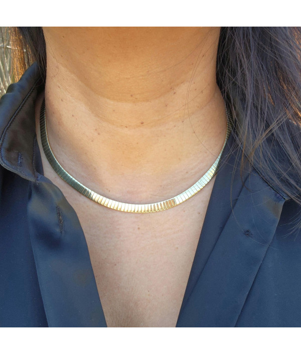 Elegant Italian 9ct Gold Omega Link Necklace by UNOAERRE Elegant Italian 9ct Gold Omega Link Necklace by UNOAERRE