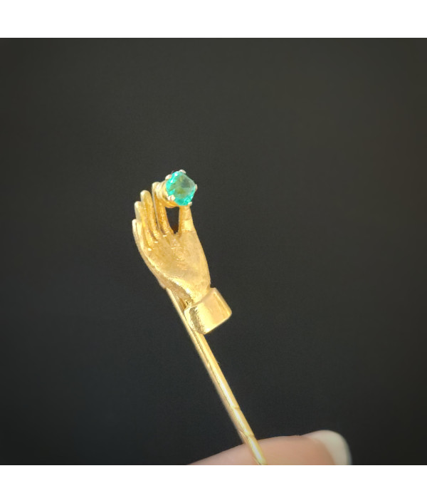 Victorian 15ct Gold Glove Hand Stickpin with Emerald Paste