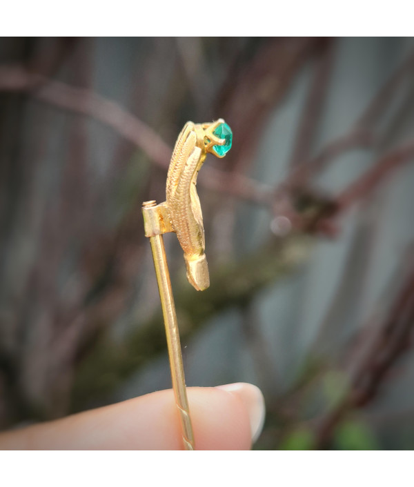 Victorian 15ct Gold Glove Hand Stickpin with Emerald Paste
