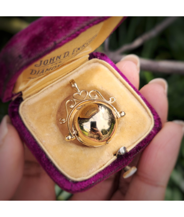 Vintage 9ct Gold Spherical Swivel Photo Locket Vintage 9ct Gold Spherical Swivel Photo Locket