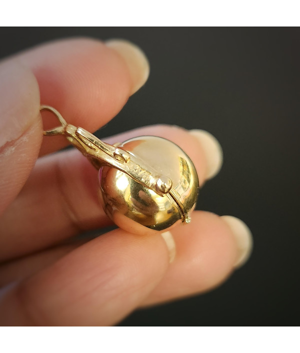 Vintage 9ct Gold Spherical Swivel Photo Locket Vintage 9ct Gold Spherical Swivel Photo Locket