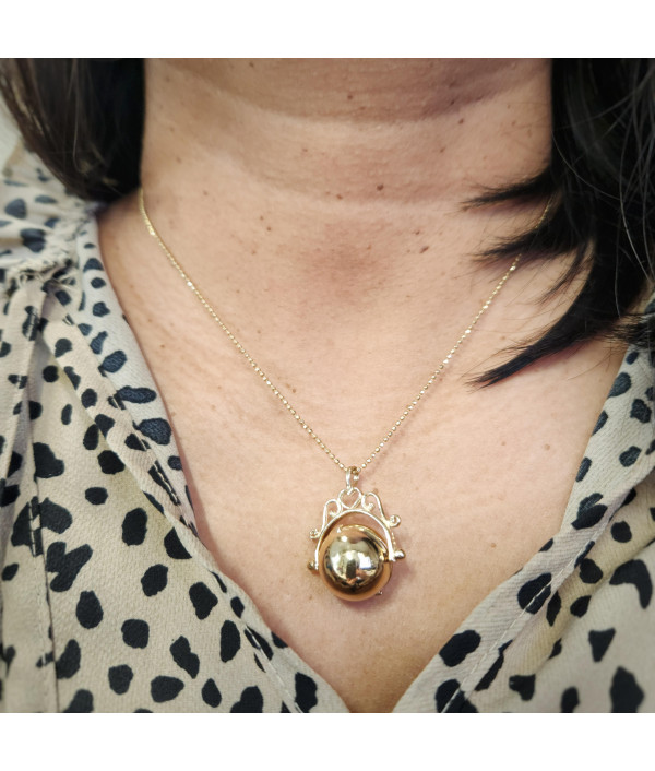 Vintage 9ct Gold Spherical Swivel Photo Locket Vintage 9ct Gold Spherical Swivel Photo Locket