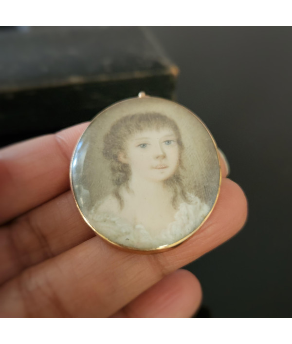 Georgian Mourning Portrait Pendant in 12k Gold c.1780–1820 Georgian Mourning Portrait Pendant in 12k Gold c.1780–1820