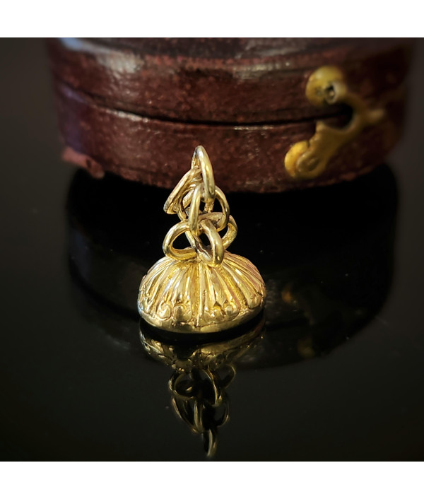 Victorian 9ct Gold Mini Fob Seal with Ch...