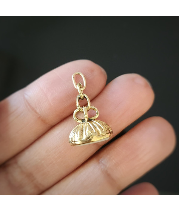 Victorian 9ct Gold Mini Fob Seal with Chalcedony Face Victorian 9ct Gold Mini Fob Seal with Chalcedony Face