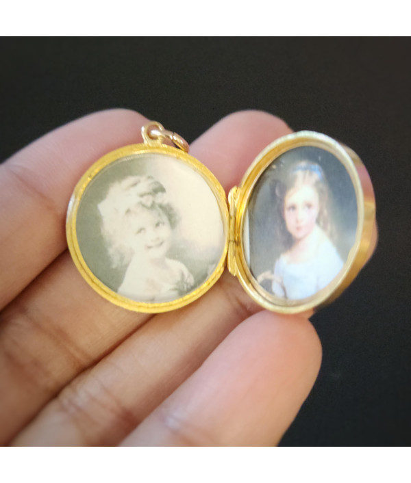 Edwardian 9ct Gold Round Photo Locket – Birmingham 1908 Edwardian 9ct Gold Round Photo Locket – Birmingham 1908