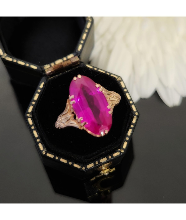 Vintage USSR 14k Gold Synthetic Ruby Ring with Ornate Shoulders