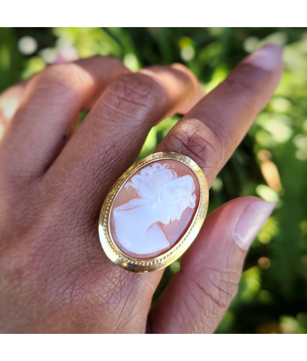 Vintage Large Statement Shell Cameo Ring in 14K Yellow Gold Vintage Large Statement Shell Cameo Ring in 14K Yellow Gold