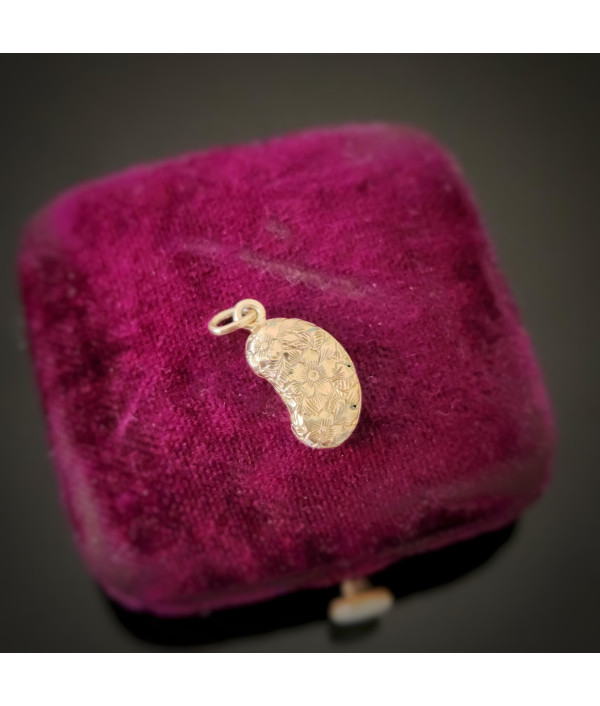 Victorian 9ct Gold Mini Lucky Bean Charm - Chester 1898 Victorian 9ct Gold Mini Lucky Bean Charm - Chester 1898
