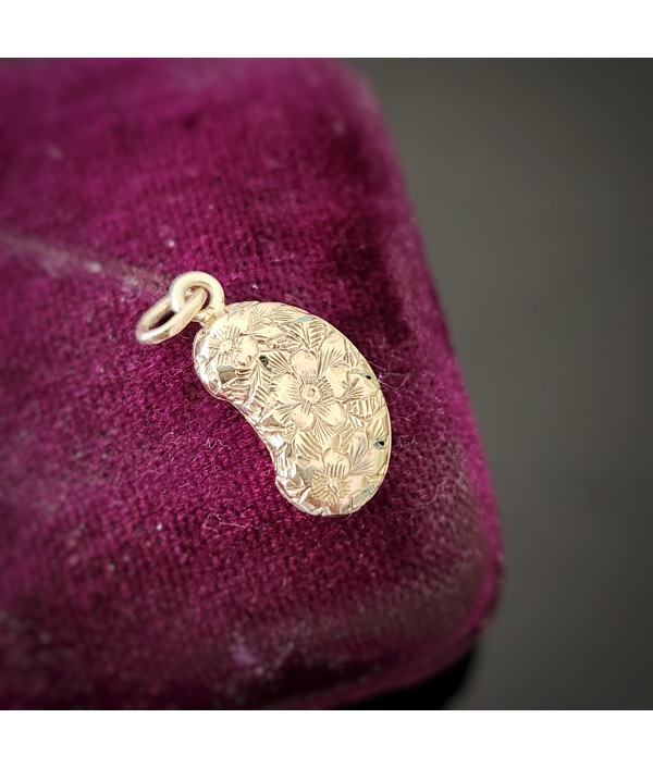 Victorian 9ct Gold Mini Lucky Bean Charm - Chester 1898 Victorian 9ct Gold Mini Lucky Bean Charm - Chester 1898