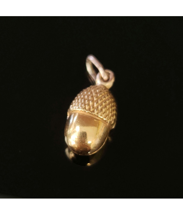 Vintage 9ct Gold Miniature Acorn Charm Vintage 9ct Gold Miniature Acorn Charm