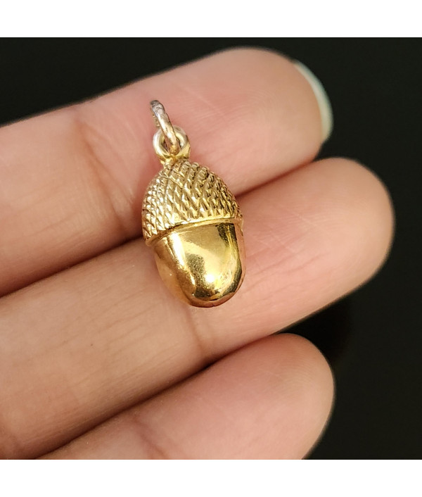 Vintage 9ct Gold Miniature Acorn Charm Vintage 9ct Gold Miniature Acorn Charm