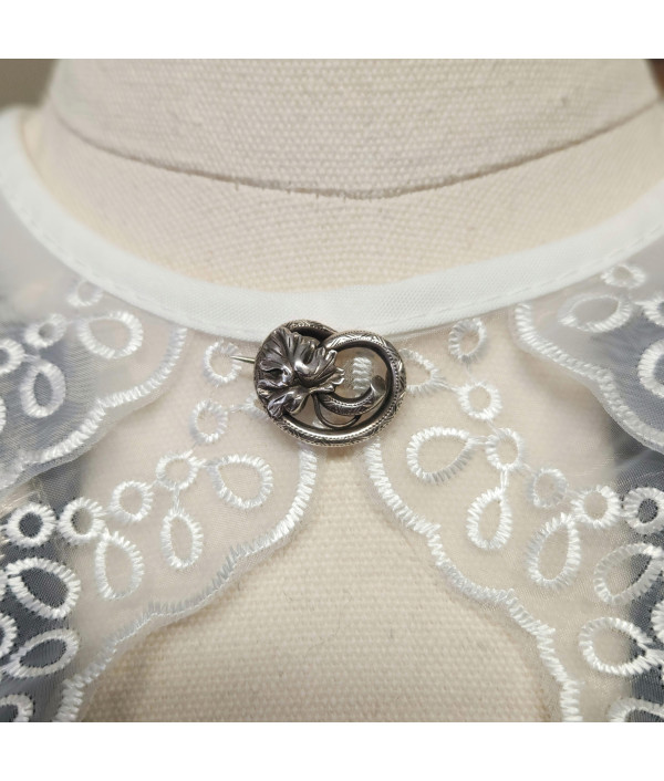 Victorian Silver Knot with Oak Leaf Brooch Victorian Silver Knot with Oak Leaf Brooch
