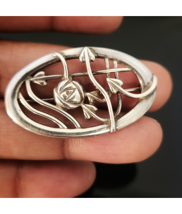 CJL Sterling Silver Art Nouveau Style Brooch CJL Sterling Silver Art Nouveau Style Brooch