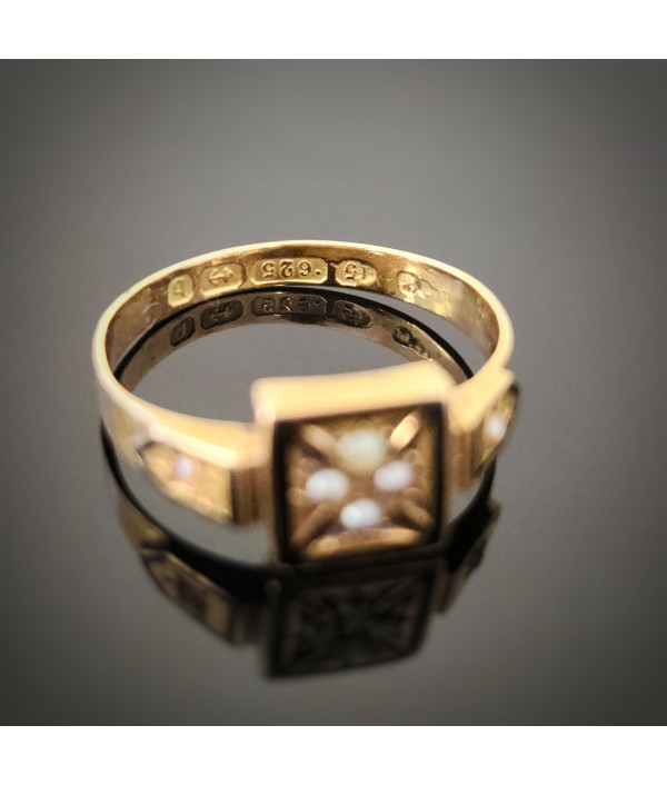 Antique Victorian Black Enamel & Seed Pearls Mourning Ring in 15ct Gold - Birmingham 1876 Antique Victorian Black Enamel & Seed Pearls Mourning Ring in 15ct Gold - Birmingham 1876