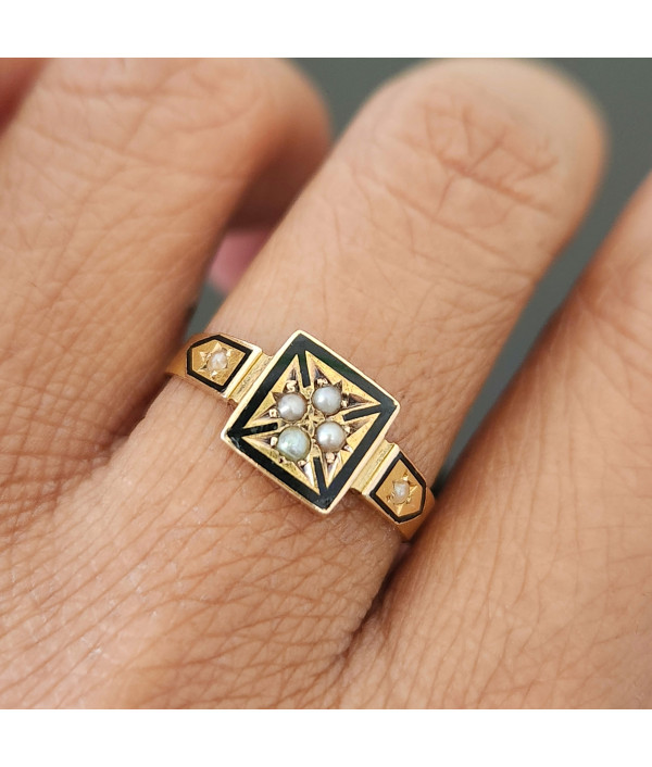 Antique Victorian Black Enamel & Seed Pearls Mourning Ring in 15ct Gold - Birmingham 1876 Antique Victorian Black Enamel & Seed Pearls Mourning Ring in 15ct Gold - Birmingham 1876