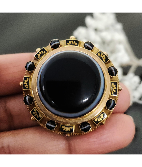 Victorian Banded Agate Target Brooch in 15k Gold Victorian Banded Agate Target Brooch in 15k Gold