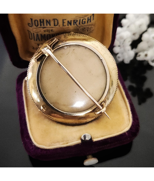 Victorian Banded Agate Target Brooch in 15k Gold Victorian Banded Agate Target Brooch in 15k Gold
