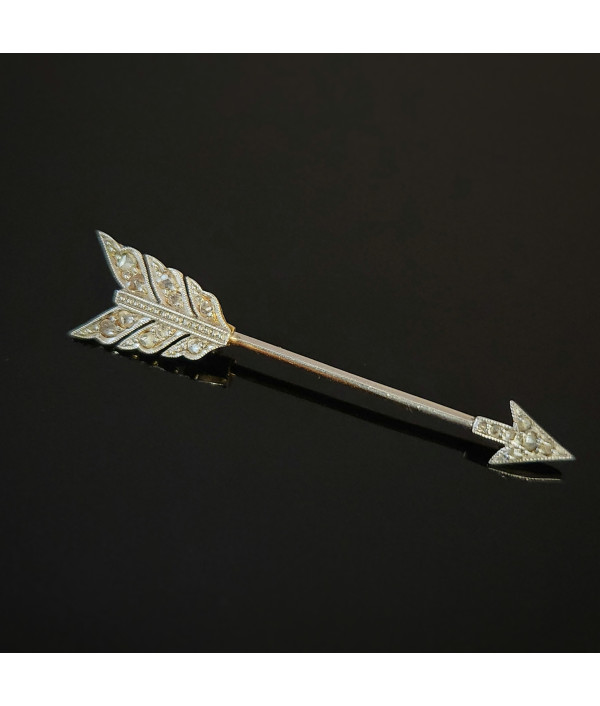 Art Deco Diamond Arrow Jabot Pin in 18ct...
