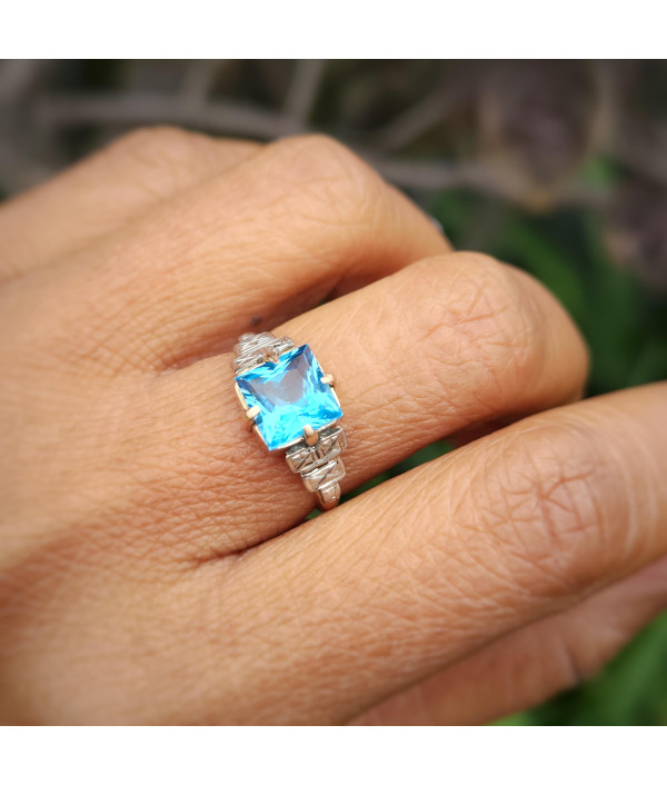 Art Deco 9ct Rose Gold And Platinum Swiss Blue Topaz Ring Art Deco 9ct Rose Gold And Platinum Swiss Blue Topaz Ring