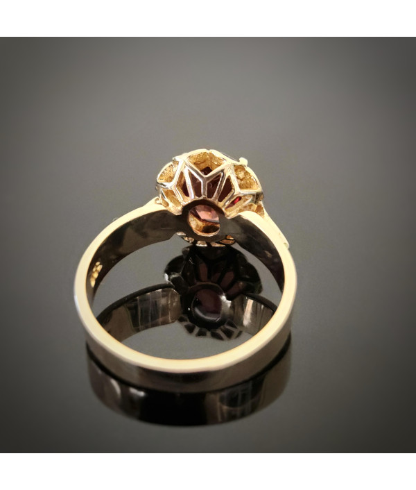 Vintage Garnet Solitaire Ring in 9ct Gold - circa 1950s – 1970s, 1.81ct Vintage Garnet Solitaire Ring in 9ct Gold - circa 1950s – 1970s, 1.81ct