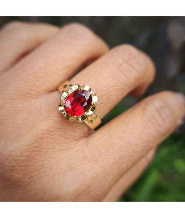 Vintage Garnet Solitaire Ring in 9ct Gold - circa 1950s – 1970s, 1.81ct Vintage Garnet Solitaire Ring in 9ct Gold - circa 1950s – 1970s, 1.81ct