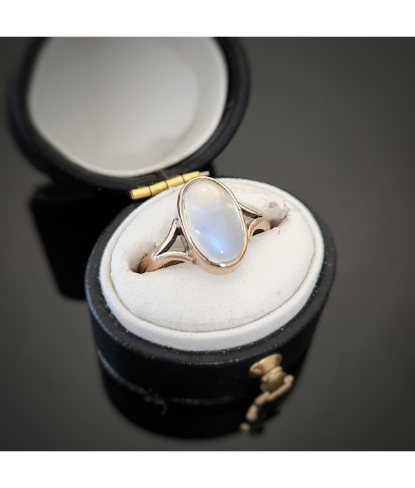 Early 20th Century Moonstone Ring in 9ct Rose Gold Early 20th Century Moonstone Ring in 9ct Rose Gold