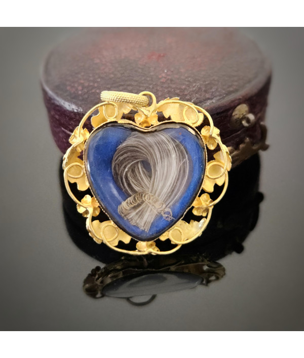 Victorian 18ct Gold Mourning Pendant – "Remember Me" with Hairwork and Blue Silk Victorian 18ct Gold Mourning Pendant – "Remember Me" with Hairwork and Blue Silk