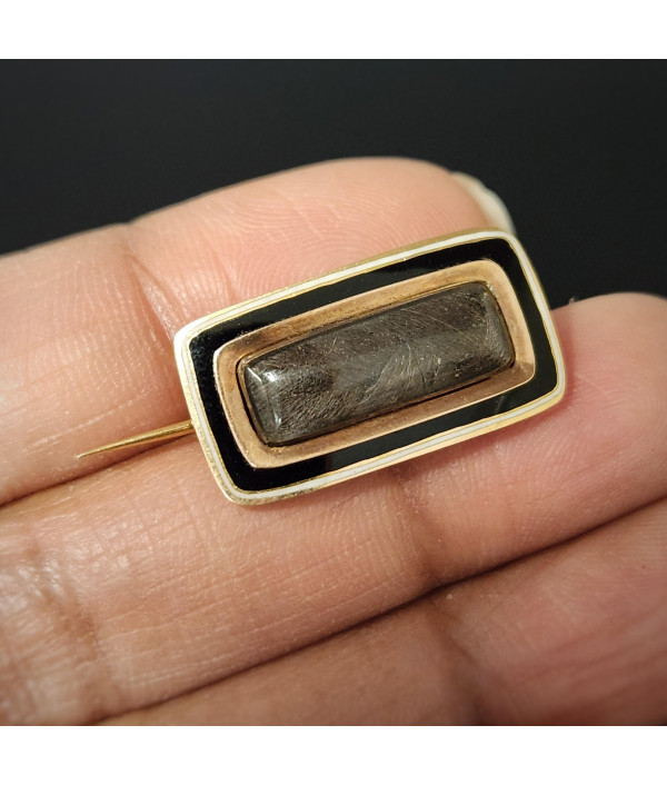 Victorian Mourning Brooch with Hairwork And Enamel in Low Karat Gold