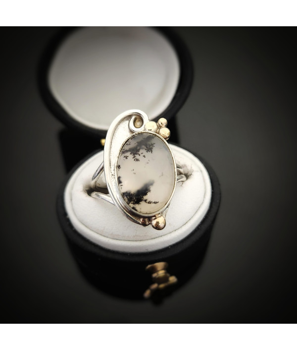 Dendritic Agate Ring in Sterling Silver with 9ct Gold Accents – Signed "M" Dendritic Agate Ring in Sterling Silver with 9ct Gold Accents – Signed "M"