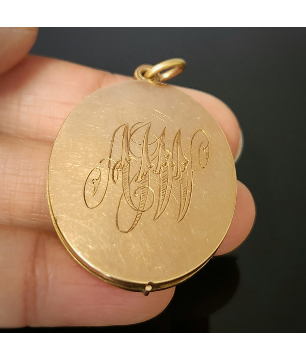 Antique 15ct Gold Monogrammed Photo Locket – Late Victorian to Edwardian Era