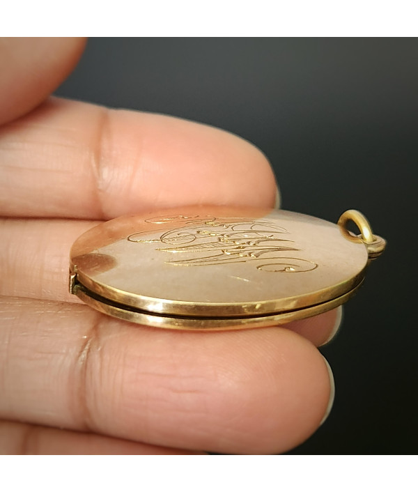 Antique 15ct Gold Monogrammed Photo Locket – Late Victorian to Edwardian Era