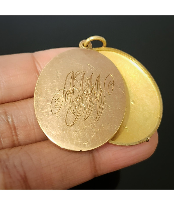 Antique 15ct Gold Monogrammed Photo Locket – Late Victorian to Edwardian Era