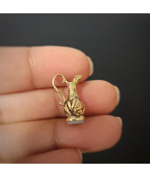 Antique Mini Fob Seal with Chalcedony Base in 9K Yellow Gold