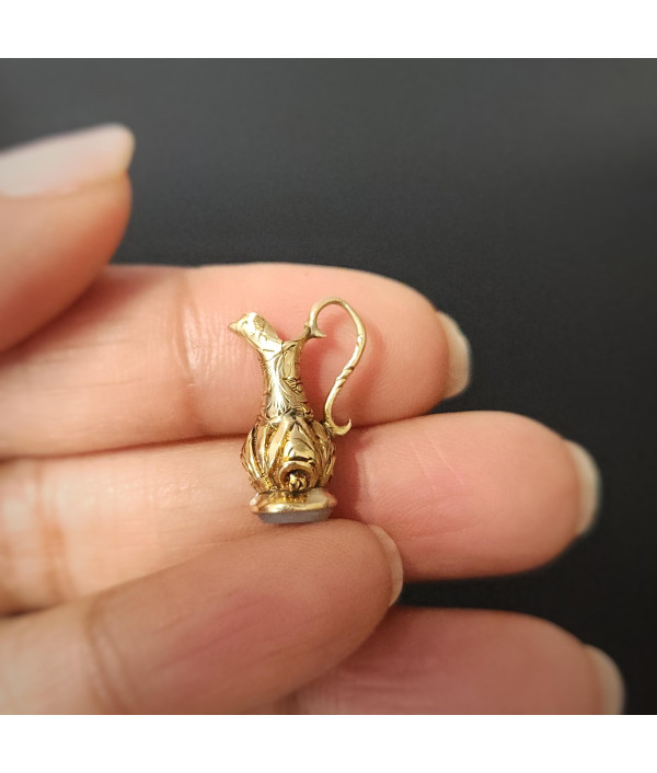 Antique Mini Fob Seal with Chalcedony Base in 9K Yellow Gold