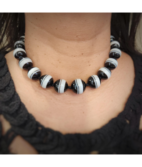 Antique Banded Agate Bead Necklace with Sterling Silver Fittings Antique Banded Agate Bead Necklace with Sterling Silver Fittings