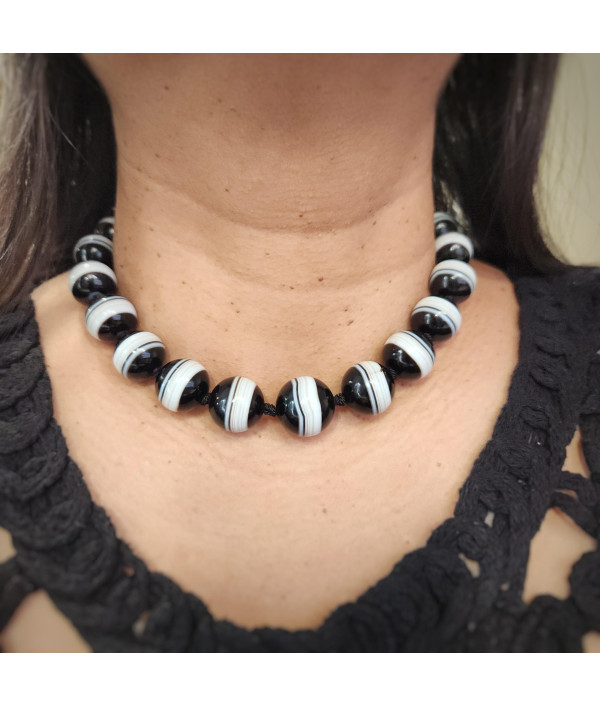 Antique Banded Agate Bead Necklace with Sterling Silver Fittings Antique Banded Agate Bead Necklace with Sterling Silver Fittings