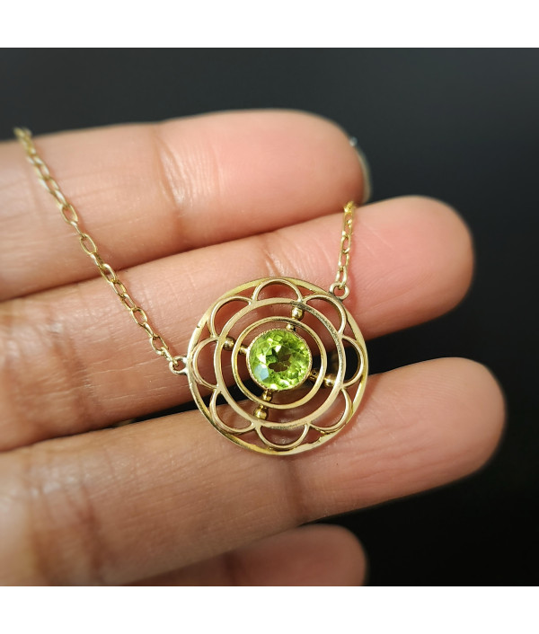 Edwardian Peridot Pendant in 9ct Gold Edwardian Peridot Pendant in 9ct Gold