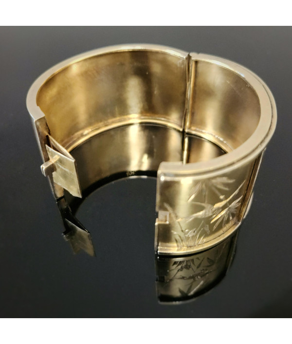 Victorian Era Day and Night Bangle – Gilded Sterling Silver with Engraved Bird Motifs Victorian Era Day and Night Bangle – Gilded Sterling Silver with Engraved Bird Motifs