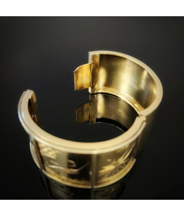 Victorian Era Day and Night Bangle – Gilded Sterling Silver with Engraved Bird Motifs Victorian Era Day and Night Bangle – Gilded Sterling Silver with Engraved Bird Motifs