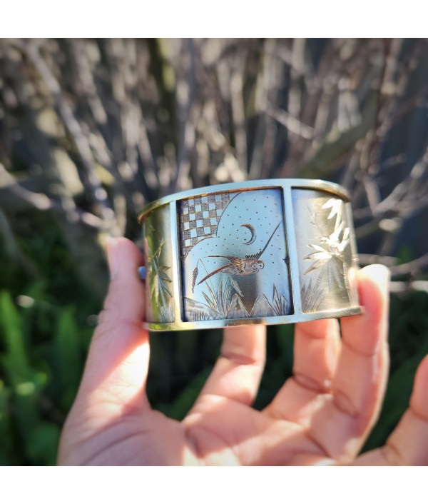 Victorian Era Day and Night Bangle – Gilded Sterling Silver with Engraved Bird Motifs Victorian Era Day and Night Bangle – Gilded Sterling Silver with Engraved Bird Motifs